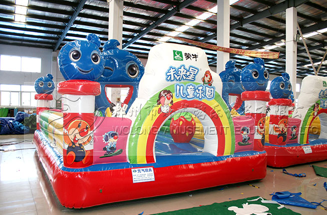 蒙牛未來(lái)星乳業(yè)城堡