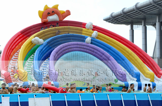 彩虹水滑梯